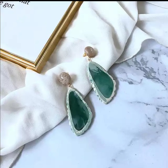 Jewelry - New Acrylic Irregular Mountain Stone Drop Earrings